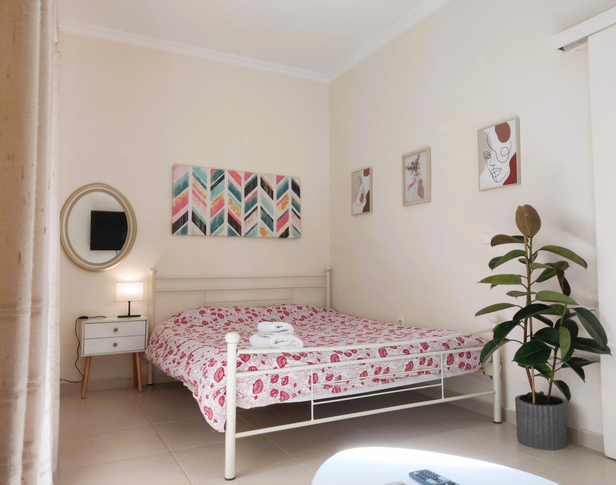 Next To Metro! Bright Apartment With Fully Equipped Kitchen Atenas Exterior foto